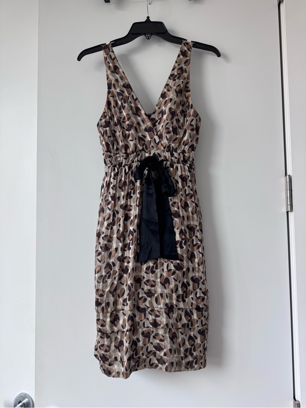 BCBGMaxAzria Brown and Black Leaf-Print Midi Dress